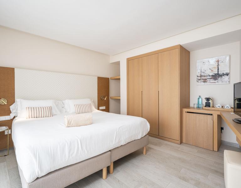 Double Room with Sea View Melbeach Hotel & Spa Canyamel Double Room with Sea View Melbeach Hotel & Spa Canyamel