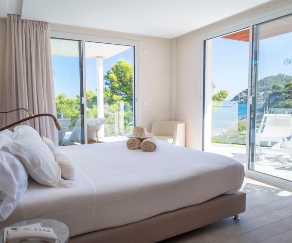 Deluxe Suite with Jacuzzi and Sea View Melbeach Hotel & Spa Canyamel Deluxe Suite with Jacuzzi and Sea View Melbeach Hotel & Spa Canyamel