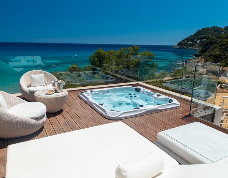 Deluxe Suite with Jacuzzi and Sea View Melbeach Hotel & Spa Canyamel Deluxe Suite with Jacuzzi and Sea View Melbeach Hotel & Spa Canyamel