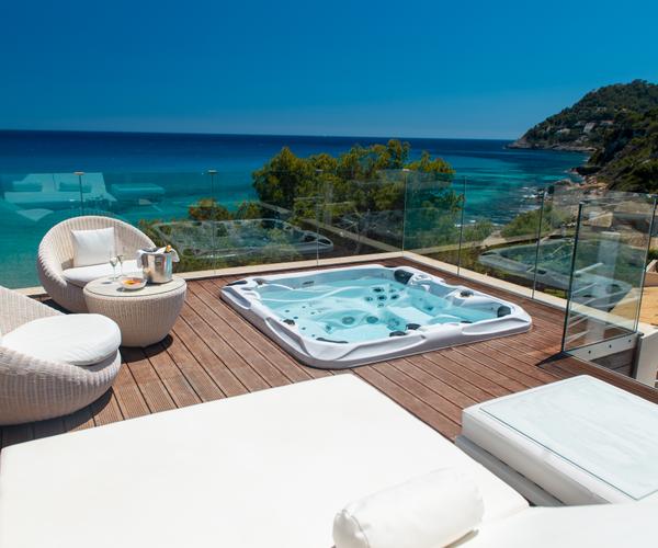 Deluxe Suite with Jacuzzi and Sea View Melbeach Hotel & Spa Canyamel Deluxe Suite with Jacuzzi and Sea View Melbeach Hotel & Spa Canyamel